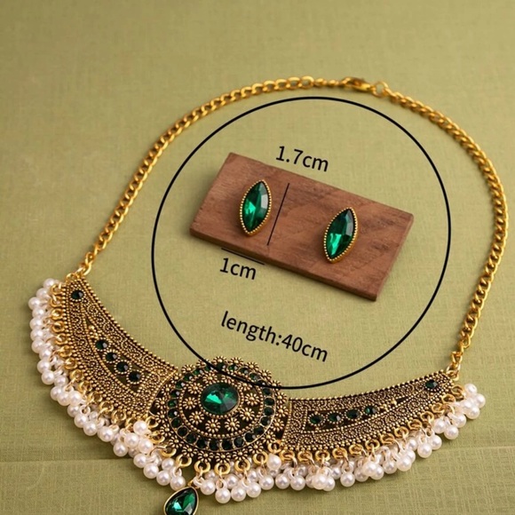 Jewellery Set - Picture 2 of 3